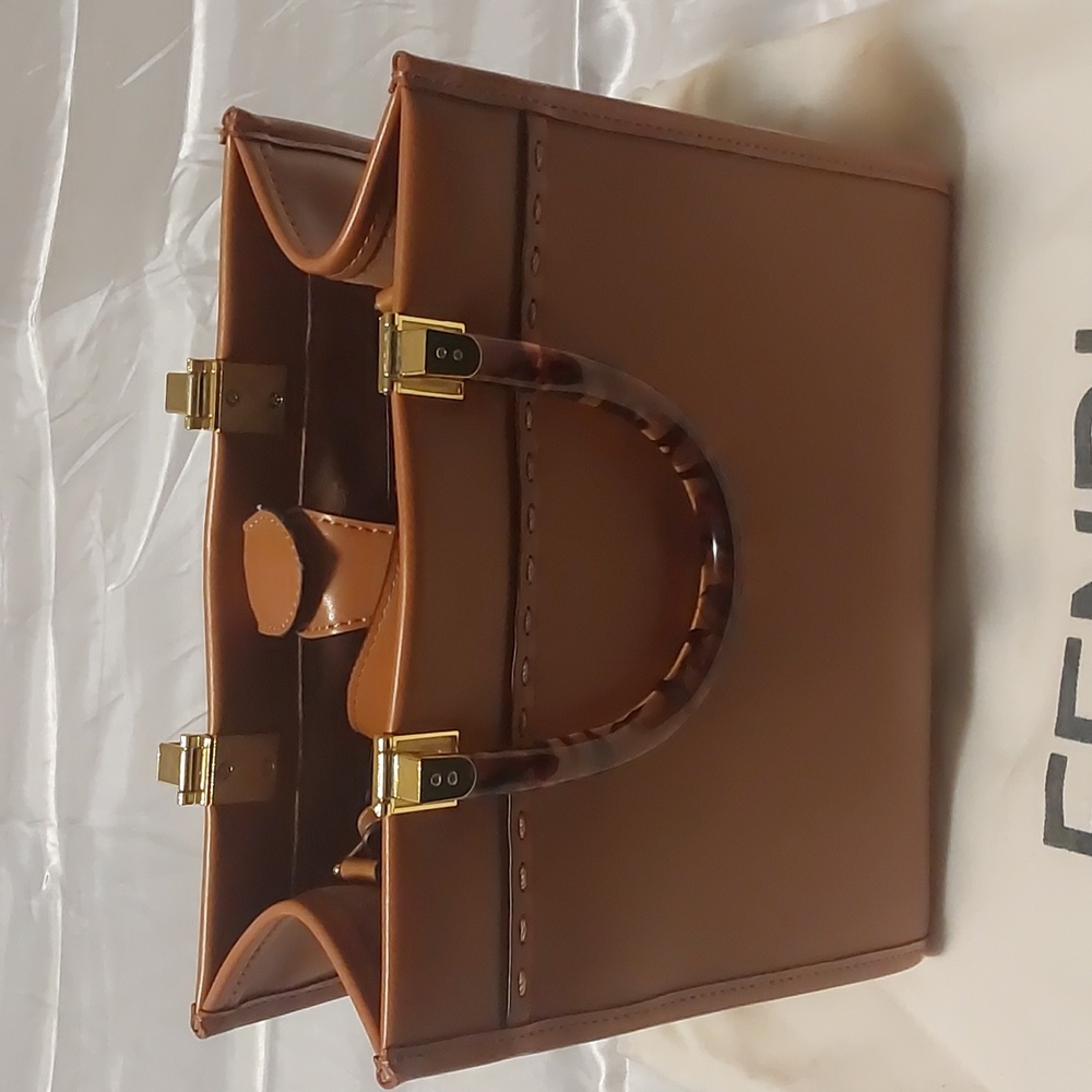 New Authentic Fendi Tan Calfskin Sunshine Tote with Tortoise Shell Handles - Picture 5 of 11